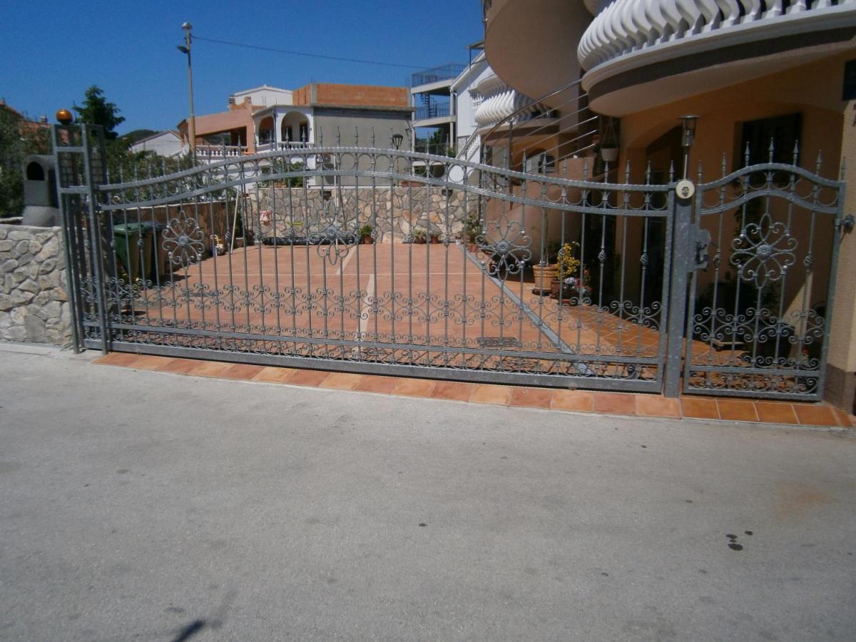 Apartments With A Parking Space Vodice - 13973 Екстериор снимка